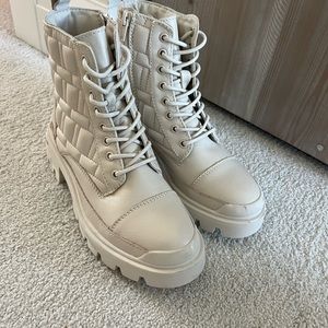 Winter ankle boots never worn